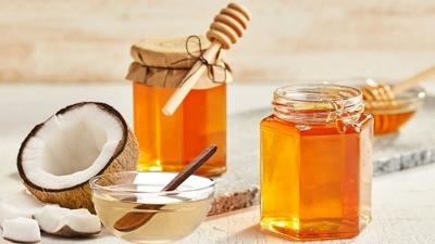 Tổng hợp 4 cách làm son dưỡng từ mật ong cho đôi môi căng mọng